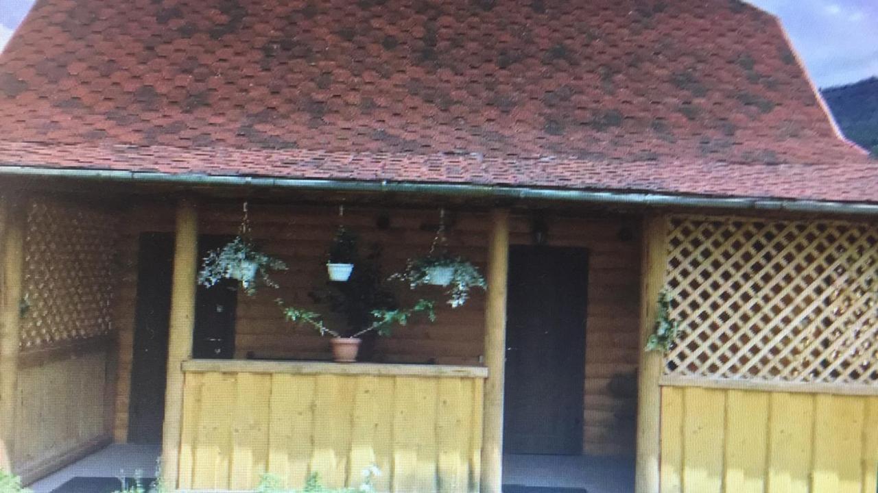 Отель Хатинка Яремча Экстерьер фото